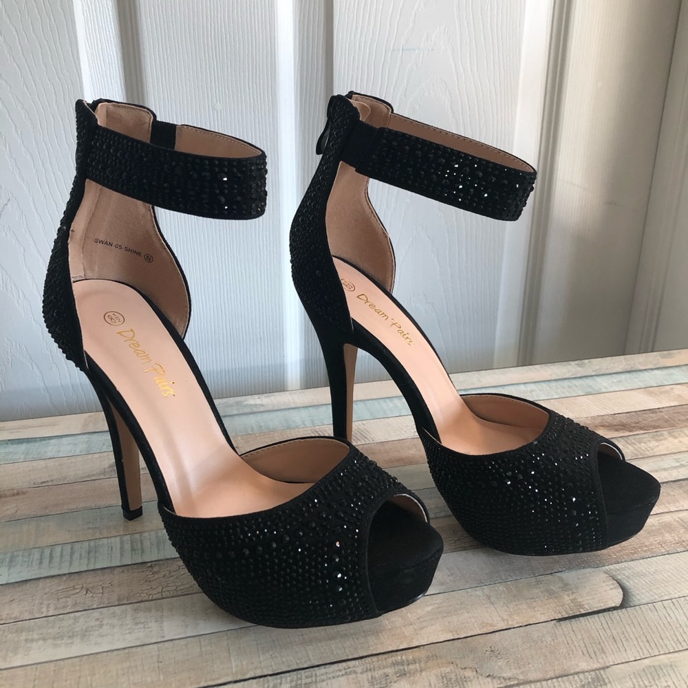 Dream Pairs black strapped heel w/ crystal detail